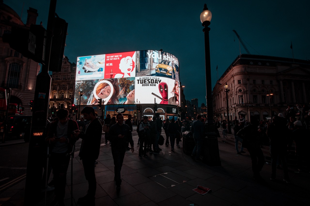 discover effective advertising strategies that drive brand awareness and boost sales. learn how to tailor your message, target the right audience, and utilize various channels to maximize your advertising impact.